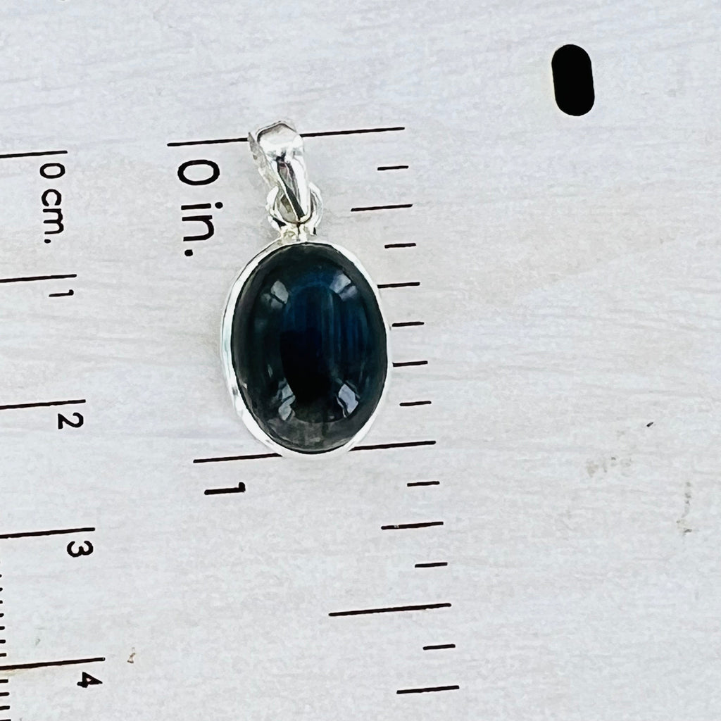 Labradorite Small Oval pendant necklace