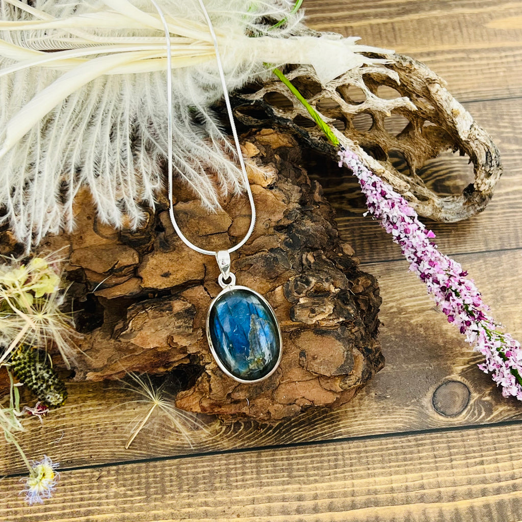 Labradorite Medium Oval Necklace