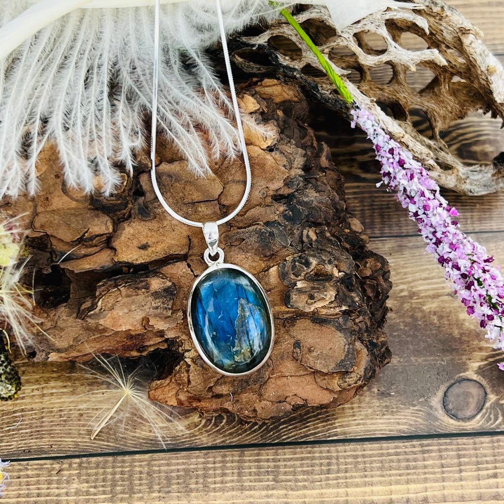 Labradorite Medium Oval Necklace